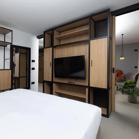 - Palais Hoertenberg Aparthotel Bolzano